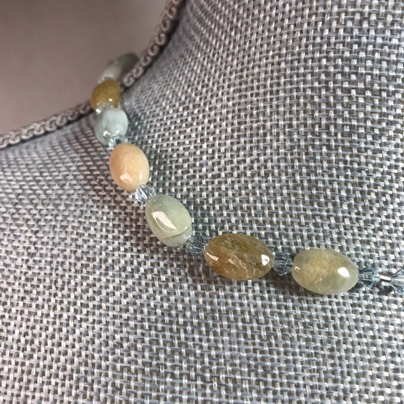 ARTISAN Crafted in Hawaii Necklace & Earrings - Picture 6 of 7